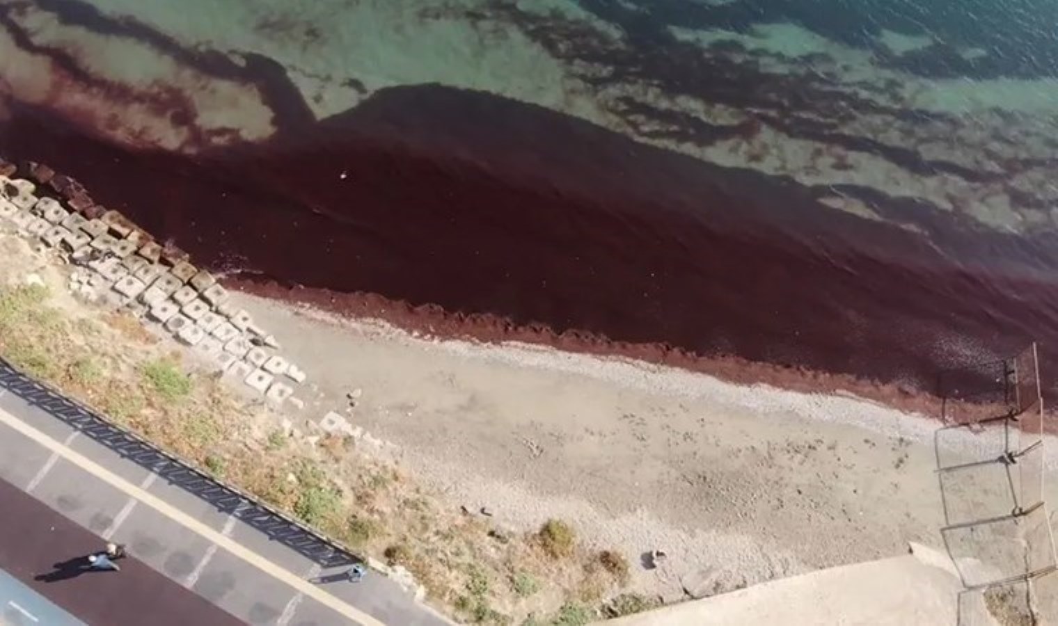 Tekirdağ’da tedirgin eden görüntü: Poyraz esti, sahil ‘kırmızıya’ döndü